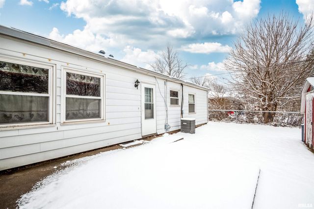 5702 N GRACELAND Drive, Peoria, IL 61614