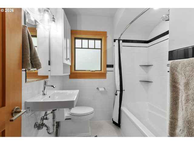 7506 Se EVERGREEN Hwy, Vancouver, WA 98664