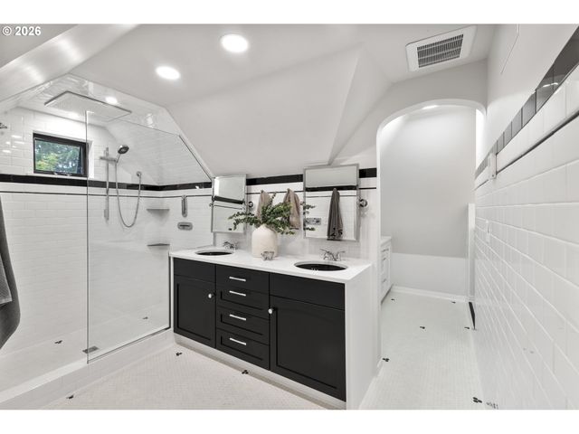 7506 Se EVERGREEN Hwy, Vancouver, WA 98664