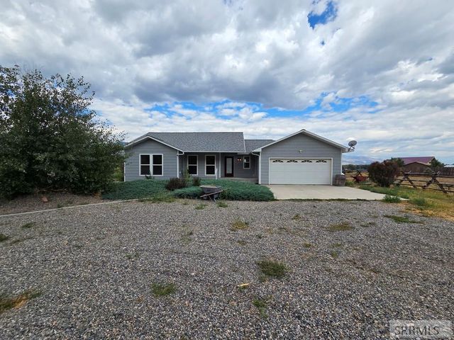 38 Riverview Road, Salmon, ID 83467