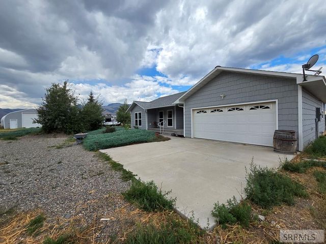 38 Riverview Road, Salmon, ID 83467