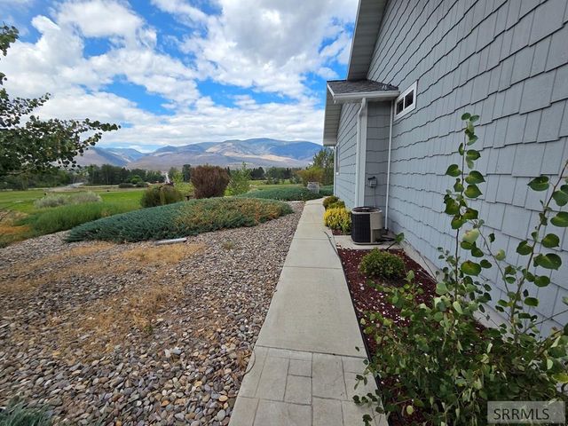 38 Riverview Road, Salmon, ID 83467