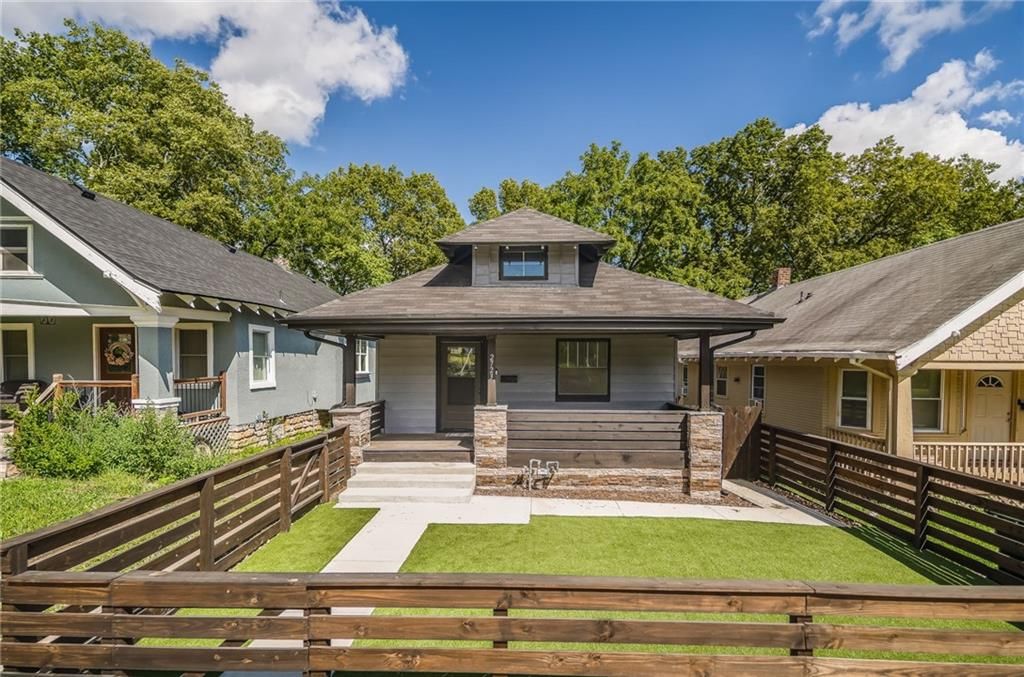 2723 Askew Avenue, Kansas City, MO 64128