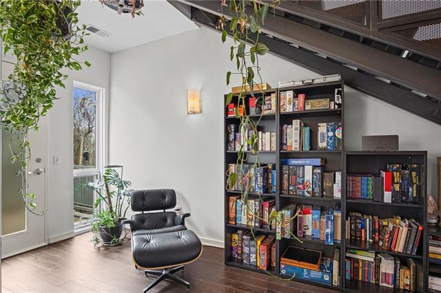 1605 Summit Street, Kansas City, MO 64108