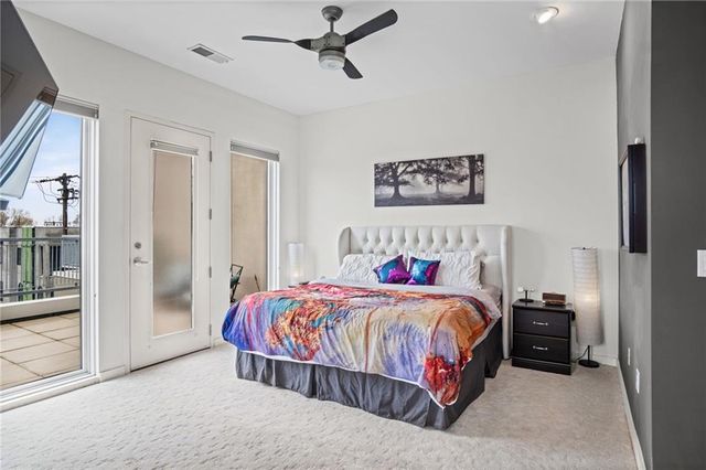 1605 Summit Street, Kansas City, MO 64108