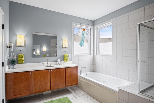 1605 Summit Street, Kansas City, MO 64108