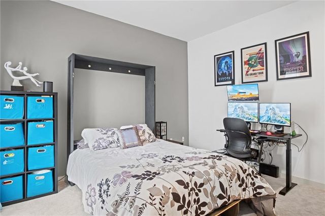1605 Summit Street, Kansas City, MO 64108