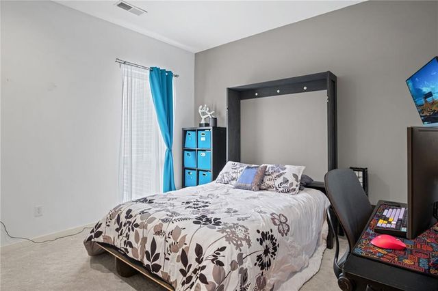 1605 Summit Street, Kansas City, MO 64108