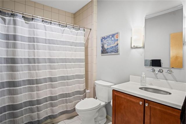1605 Summit Street, Kansas City, MO 64108