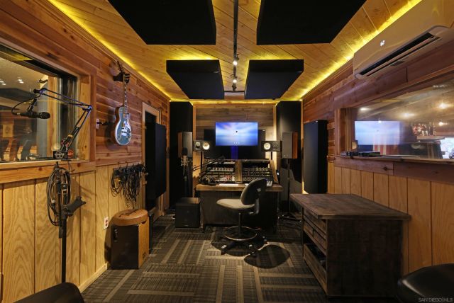 1686-88 Gecko Road, Vista, CA 92083