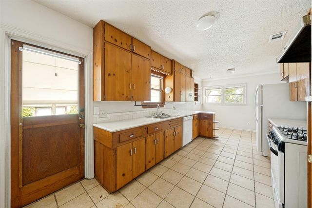 209 Woodward ST, Austin, TX 78704