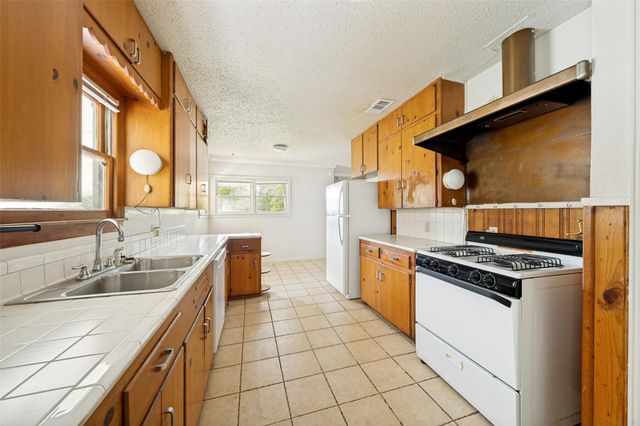 209 Woodward ST, Austin, TX 78704