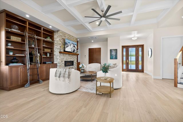 61649 Hosmer Lake Drive, Bend, OR 97702
