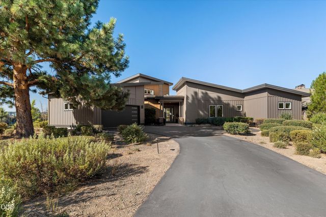 61649 Hosmer Lake Drive, Bend, OR 97702