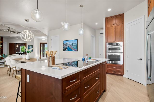 61649 Hosmer Lake Drive, Bend, OR 97702