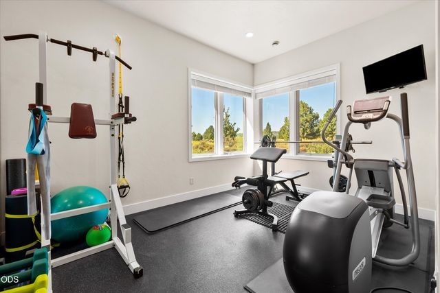 61649 Hosmer Lake Drive, Bend, OR 97702