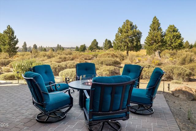 61649 Hosmer Lake Drive, Bend, OR 97702