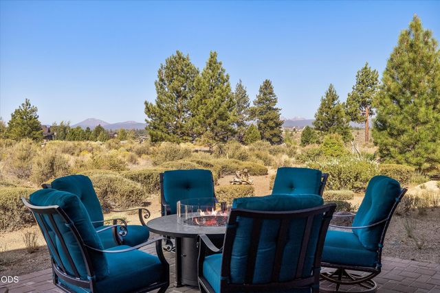 61649 Hosmer Lake Drive, Bend, OR 97702