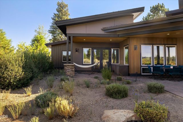 61649 Hosmer Lake Drive, Bend, OR 97702