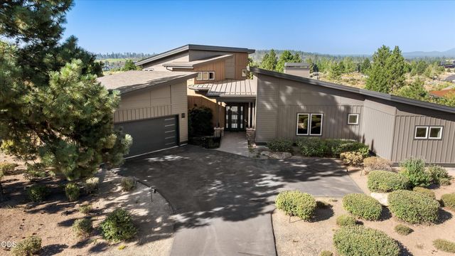 61649 Hosmer Lake Drive, Bend, OR 97702