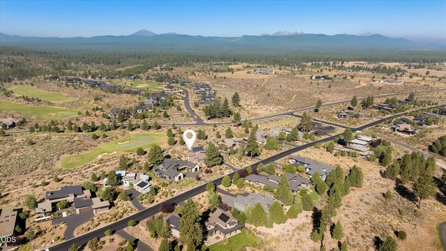 61649 Hosmer Lake Drive, Bend, OR 97702