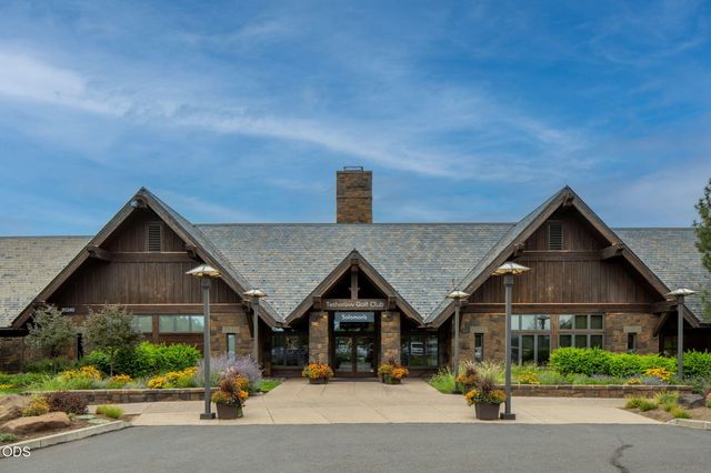 61649 Hosmer Lake Drive, Bend, OR 97702