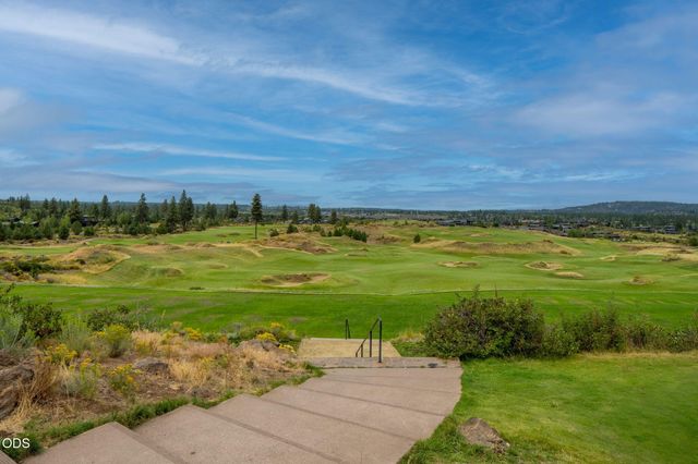 61649 Hosmer Lake Drive, Bend, OR 97702