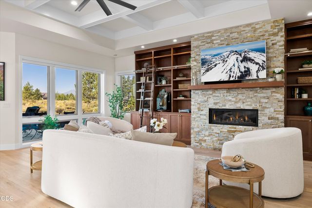 61649 Hosmer Lake Drive, Bend, OR 97702