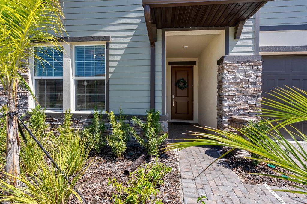 Image 39 of property listing at 18178 SERENE LAKE LOOP, Lutz, FL 33548