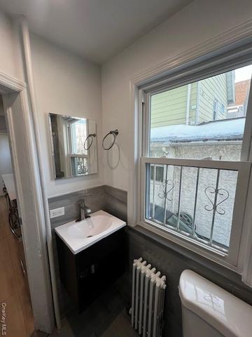 405 N High Street, Mount Vernon, NY 10552