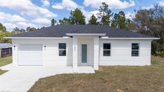 105 E 9th ST, Lehigh Acres, FL 33972