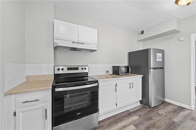 2104 S Norwood Avenue, Independence, MO 64052