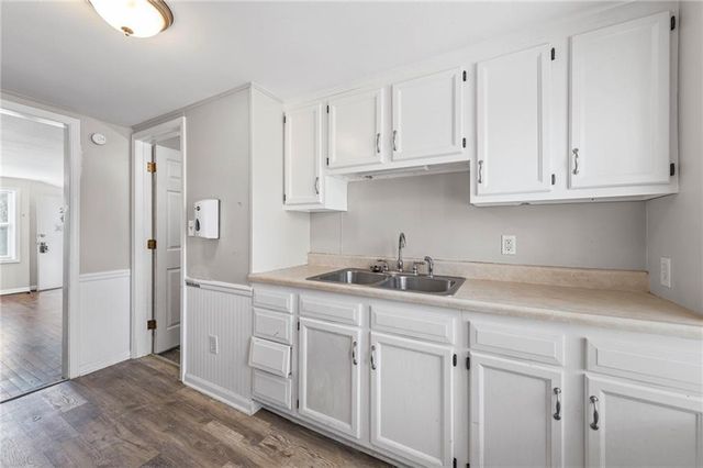 2104 S Norwood Avenue, Independence, MO 64052