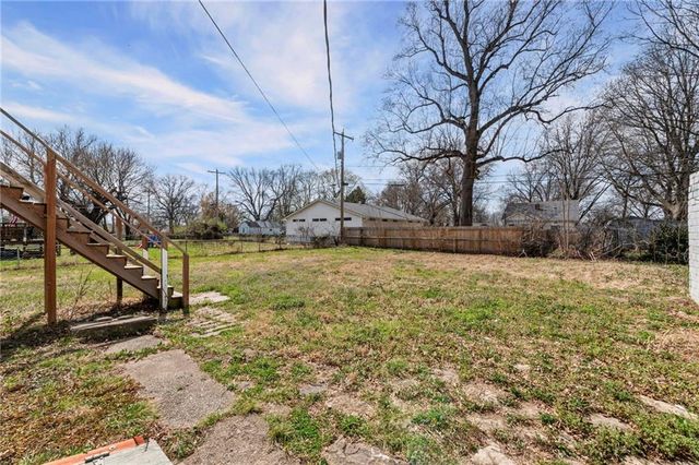 2104 S Norwood Avenue, Independence, MO 64052