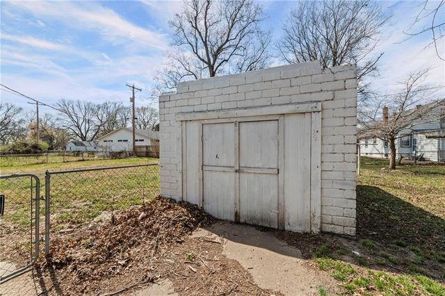 2104 S Norwood Avenue, Independence, MO 64052