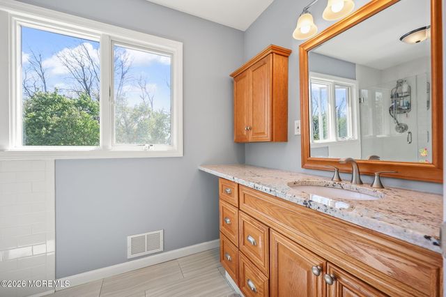 52 Hibernia Way, Freehold, NJ 07728