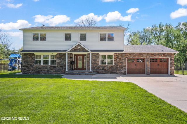 52 Hibernia Way, Freehold, NJ 07728