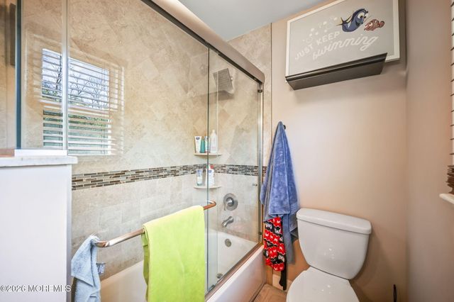 52 Hibernia Way, Freehold, NJ 07728