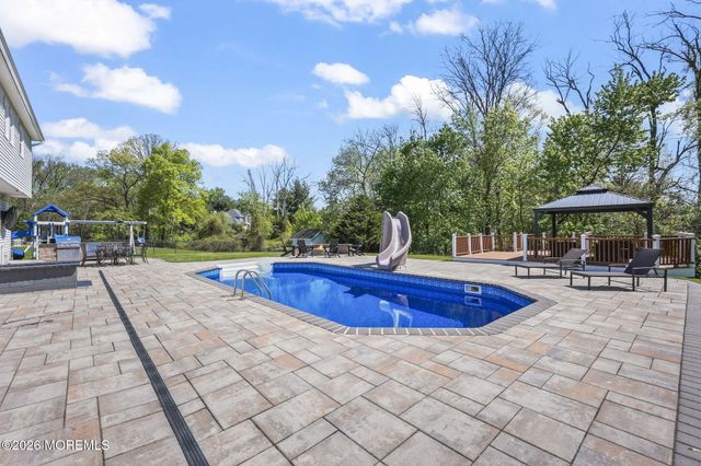 52 Hibernia Way, Freehold, NJ 07728
