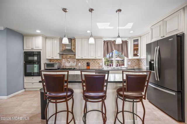 52 Hibernia Way, Freehold, NJ 07728