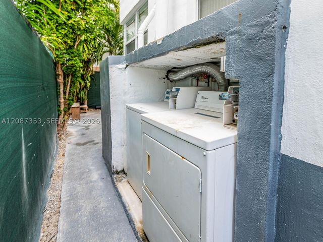 726 8th St, Miami Beach, FL 33139