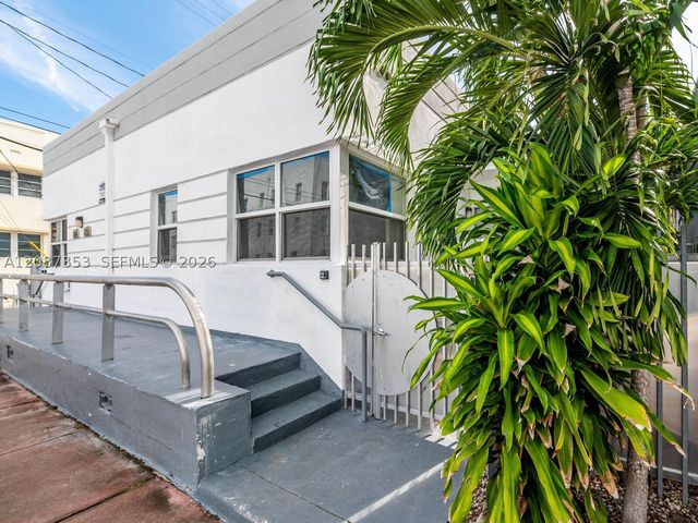 726 8th St, Miami Beach, FL 33139