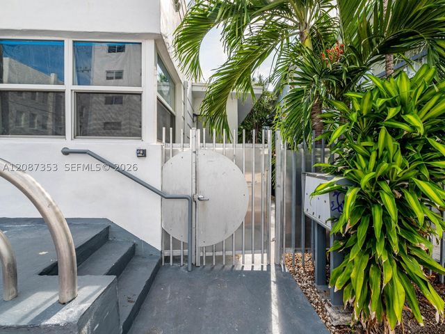 726 8th St, Miami Beach, FL 33139