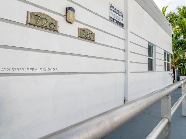 726 8th St, Miami Beach, FL 33139