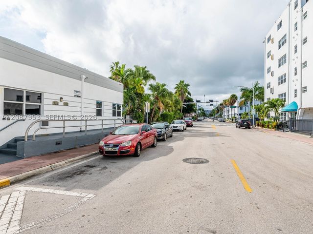 726 8th St, Miami Beach, FL 33139
