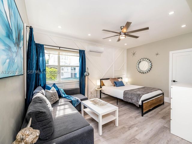 726 8th St, Miami Beach, FL 33139