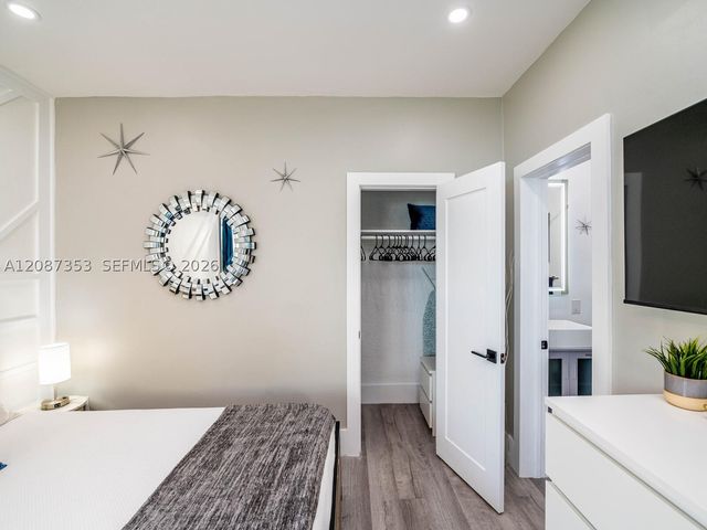 726 8th St, Miami Beach, FL 33139