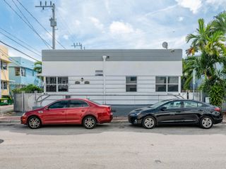 726 8th St, Miami Beach, FL 33139