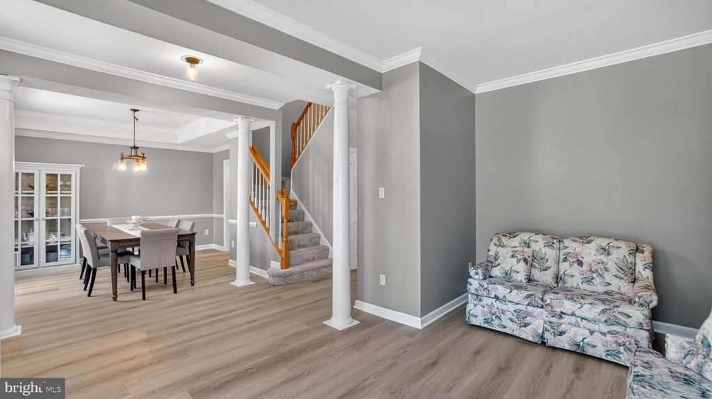 Image 10 of property listing at 2812 BRITE CT, Crofton, MD 21114