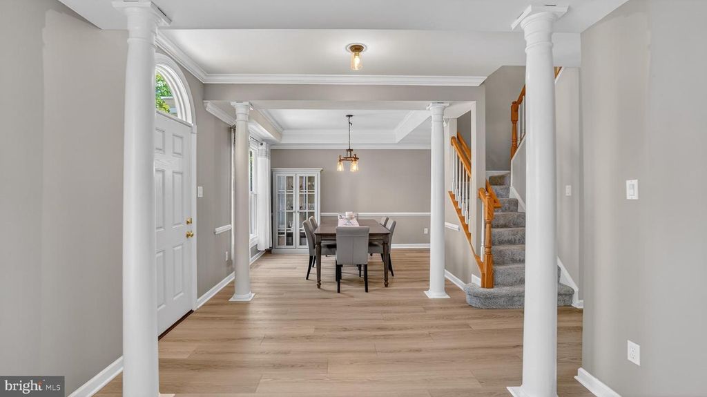Image 11 of property listing at 2812 BRITE CT, Crofton, MD 21114